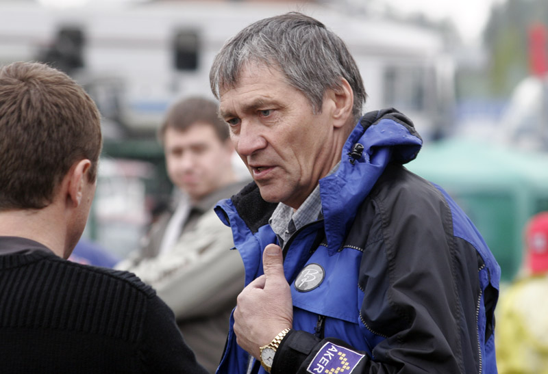 Александр Грушин во время «Майской лыжни»  схлестнулся с кем-то в дискуссии. Фото: И.Исаев
