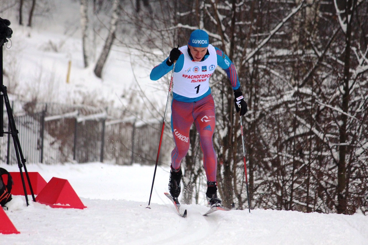 Тюменский лыжник Александр Большунов стал чемпионом Российской Федерации в марафоне на 50 км