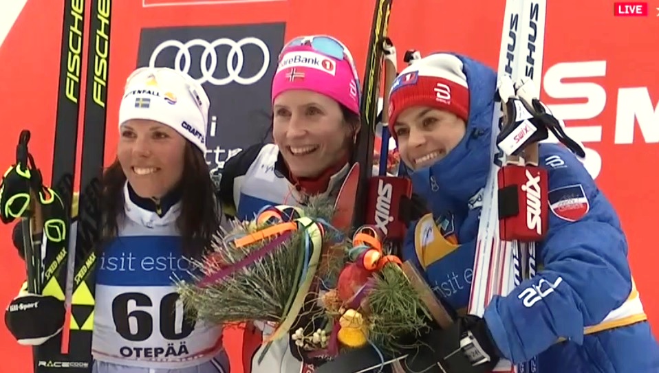 Слева направо: Шарлотт Калла (серебро), Марит Бьрген (золото) и Хейди Венг (бронза)