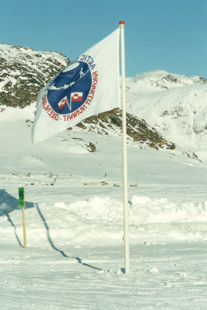 Флаг марафона Arctic Circle Race (Арктик Сёкл Рейс) 2001 года.