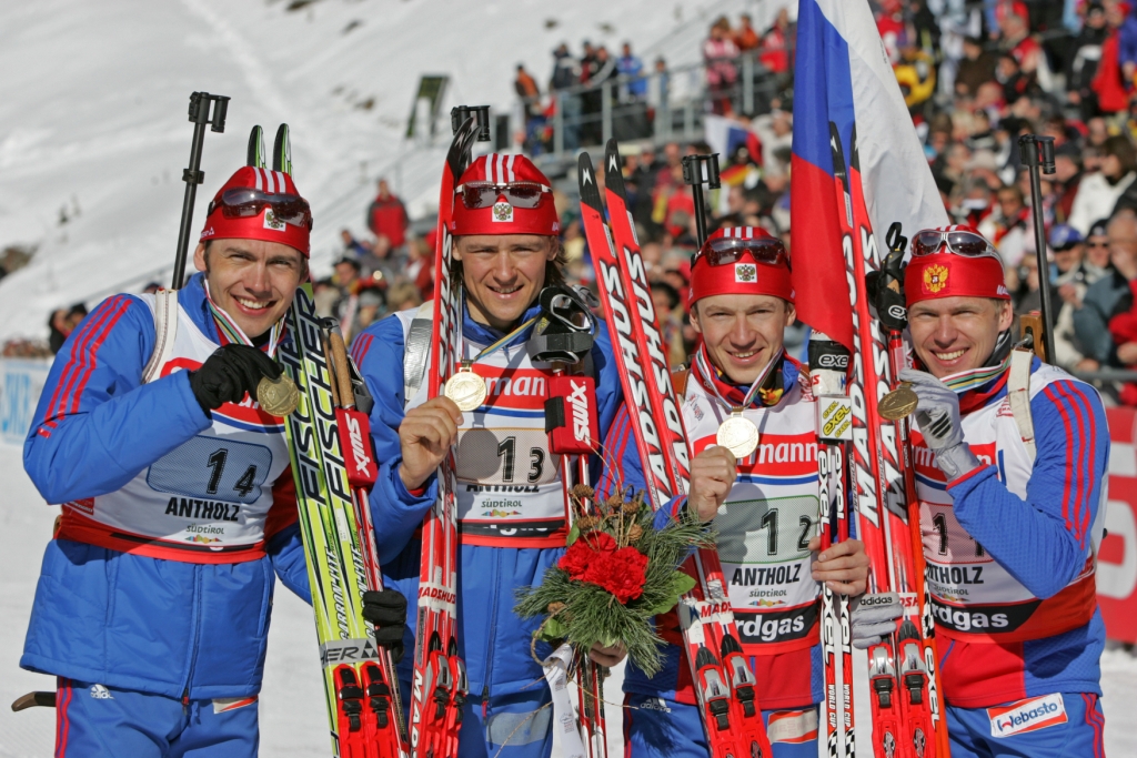 Чемпионат мира по биатлону-2007. Сборная России - чемпионы мира в эстафете. Дмитрий Ярошенко, Максим Чудов и Иван Черезов выступали в гонке на лыжах Madshus