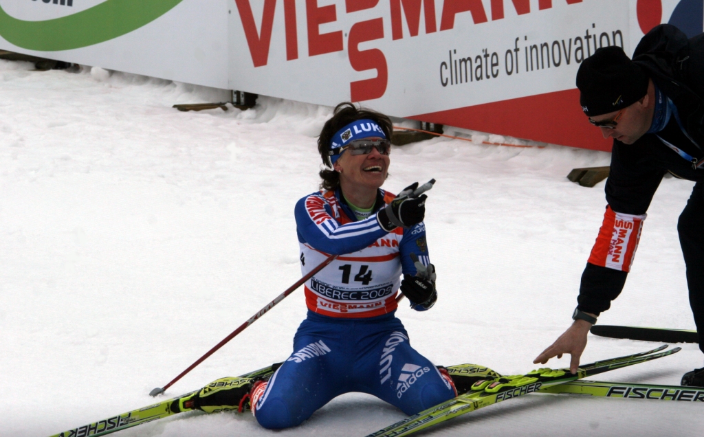 Евгения Медведева только что завоевала серебряную медаль в гонке на 30 км на чемпионате мира по лыжным гонкам в Либереце-2009, фото Ивана Исаева