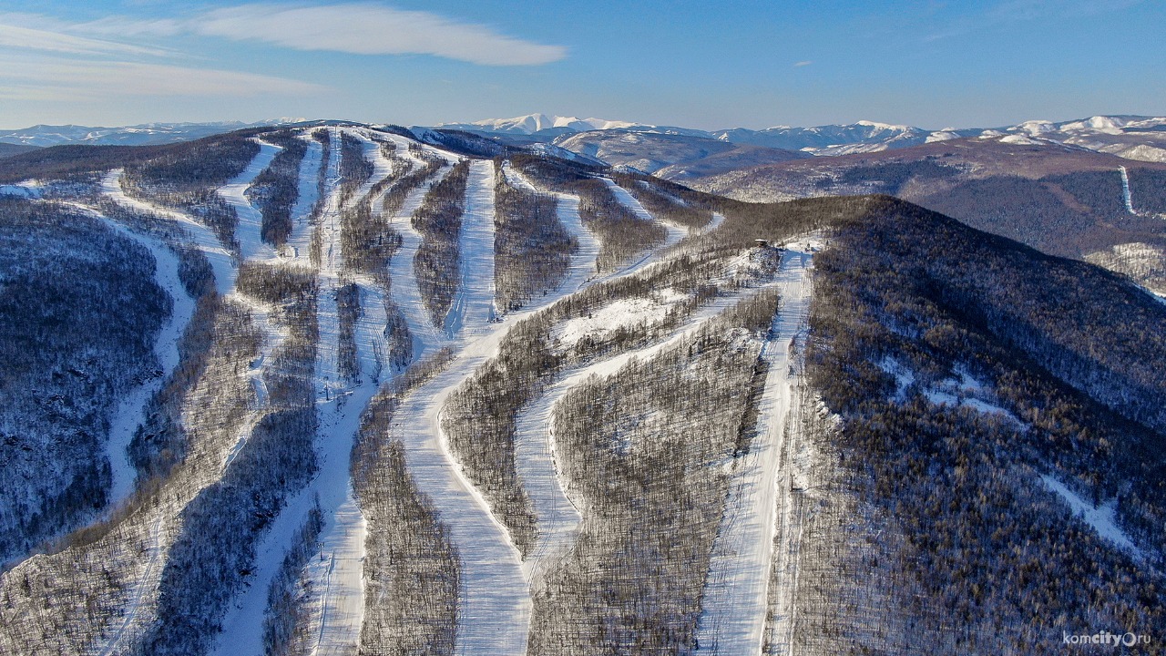 Склоны Холдоми, Дальний Восток