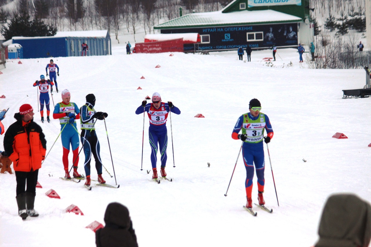 Второй участник второго этапа - команда Москвы в ожидании передачи эстафеты.