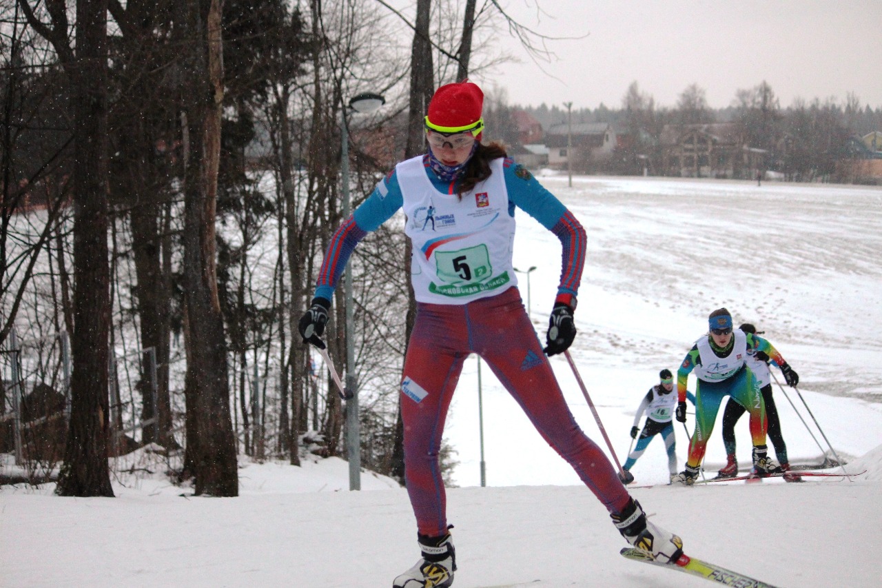 Анастасия Шатнова уходит в отрыв.
