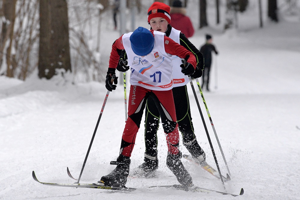 Ну а этим ребяткам пришлось потерпеть "елочкой".