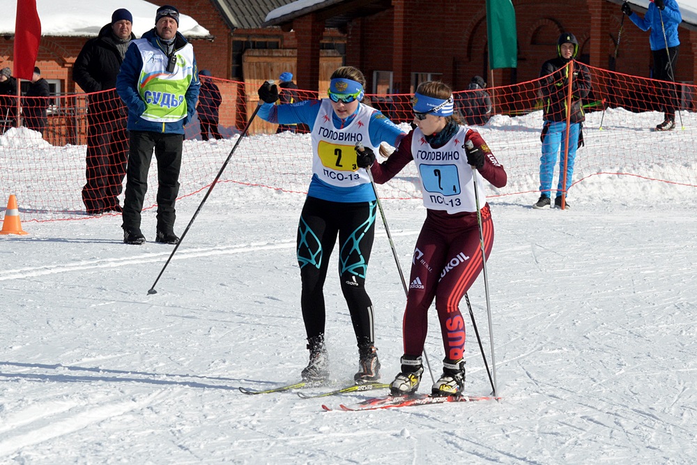 Передача эстафеты первой команды "Истина".