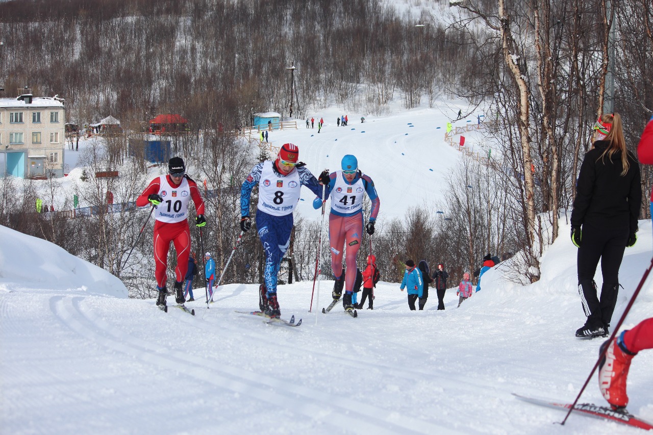Александр Волгин (номер 8), проходит этот подъем уже в третий раз, так же, как и Александр Ерохин (номер 10), а Даниил Тарасов (номер 41) во второй.