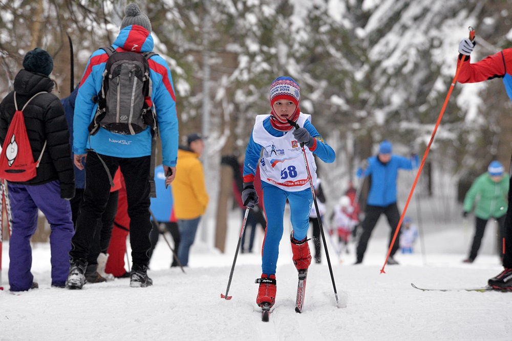 Красивая классика у этого мальчишки - Андрея Харитонова из Химок.