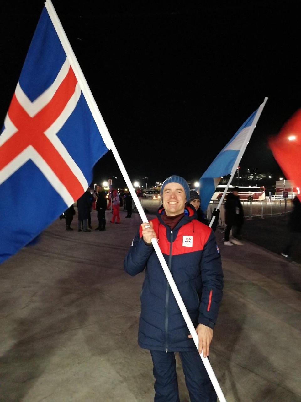 Снорри Эйнарссон – знаменосец команды Исландии на церемонии открытия Олимпийских игр-2018