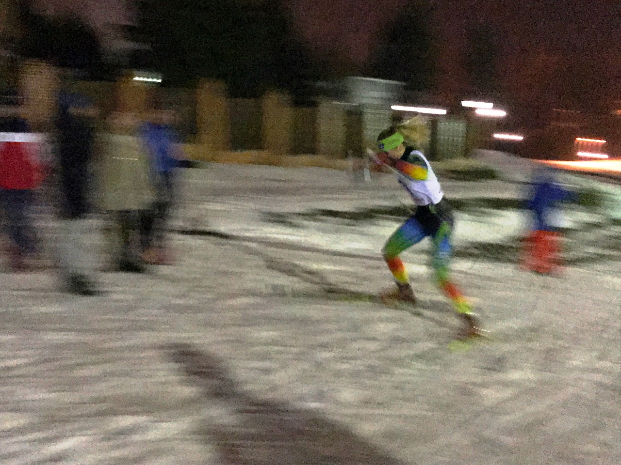 К своему третьему месту в женском спринте мчится Виктория Лукашова (Истина)