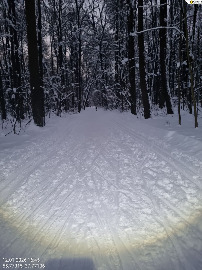 Сапог, красный с лева...