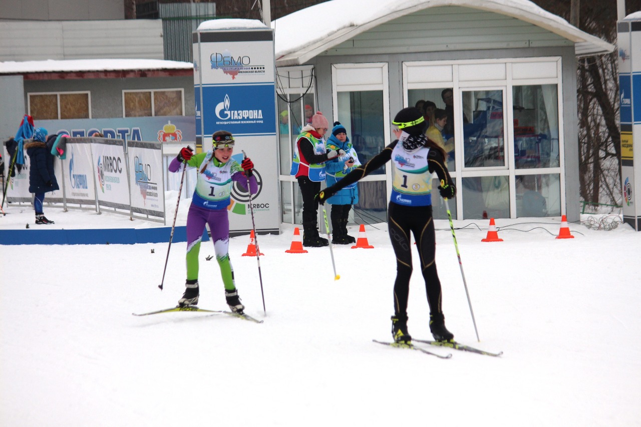 По-прежнему впереди биатлонистки ЛК Наседкина.