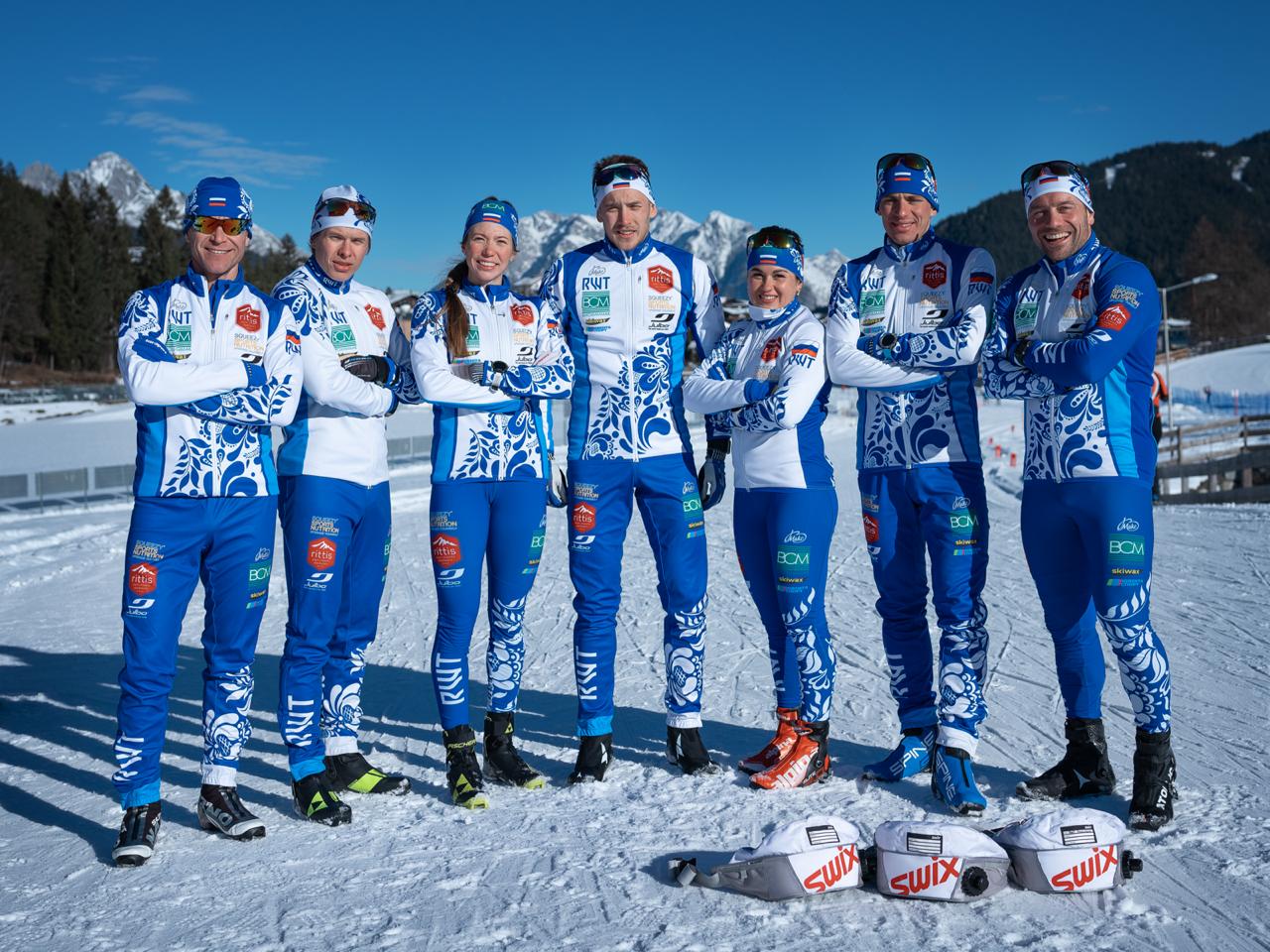 Слева направо: Виктор Ревин, Александр Гребенько, Анастасия Власова, Ермил Вокуев, Анастасия Рыгалина, Алексей Шемякин, Андрей Тютерев.