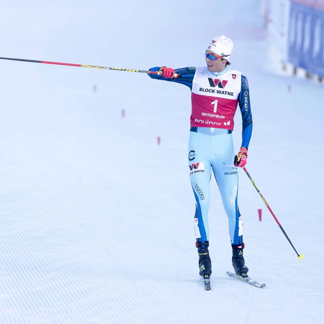 Я.-М. Риибер в форме клуба "Oslo Kollenhopp" на новых лыжах "Fischer"; чемпионат Норвегии 2018