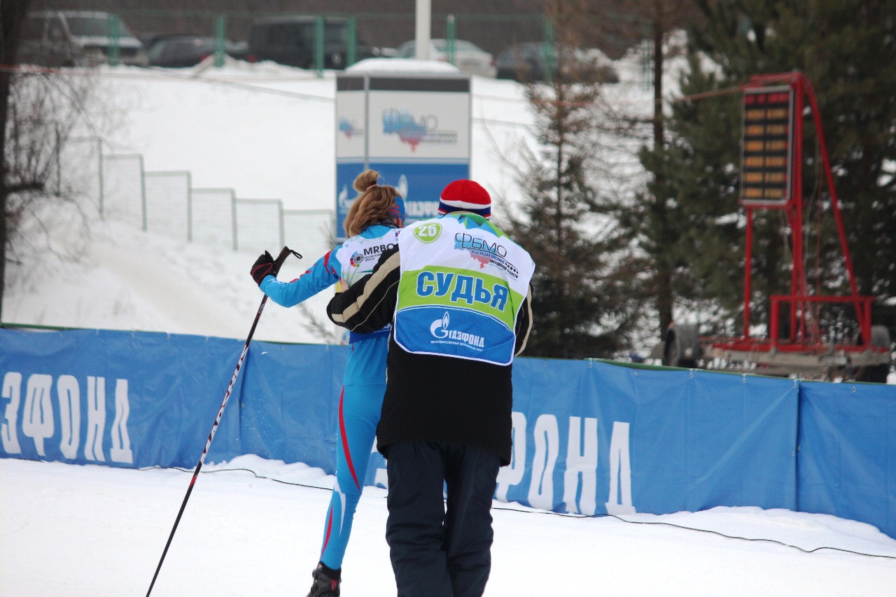 Когда все силы отданы борьбе, тебе поможет судья на финише.