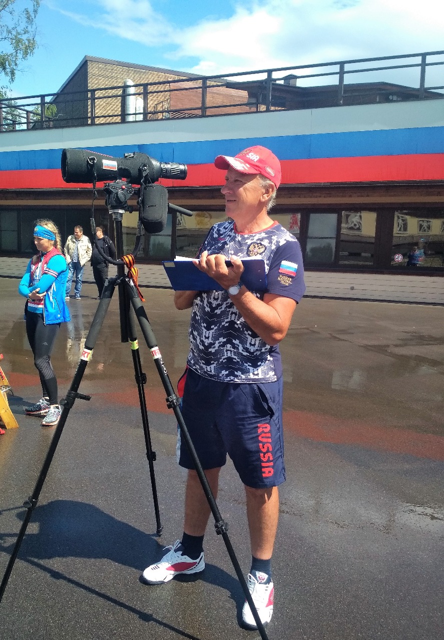 Тренер Александр Хлусович