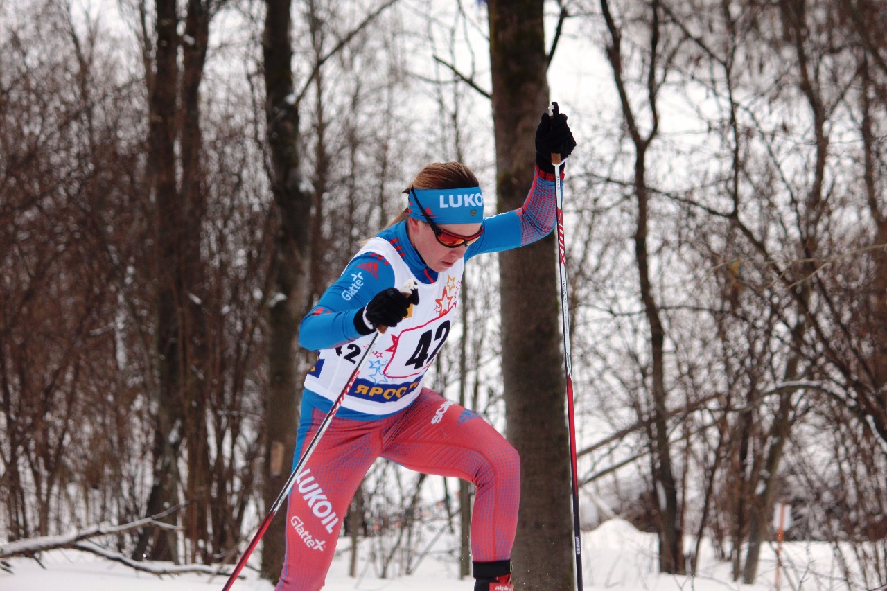 Победительница гонки свободным стилем на 10 км Наталья Ильина.