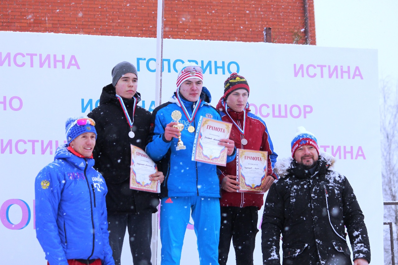 Юноши старшего возраста (слева-направо: Никита Бердышев, Александр Григорьев и Илья Кузнецов - все "Истина").