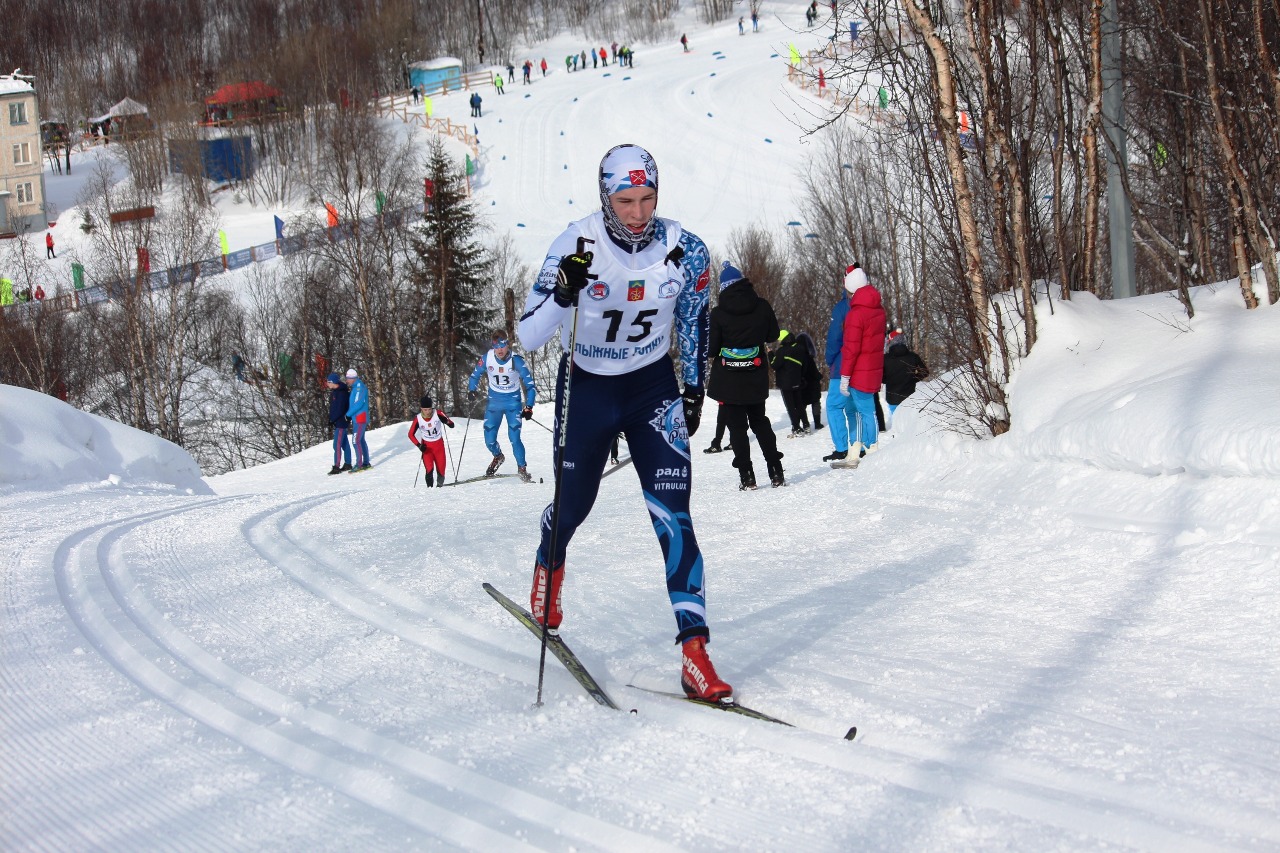 Подъем на очередном кругу преодолевает перворазрядник Алексей Пронин (2000 год рождения, Санкт-Петербург). После финиша он выполнил норматив кандидата в мастера спорта.