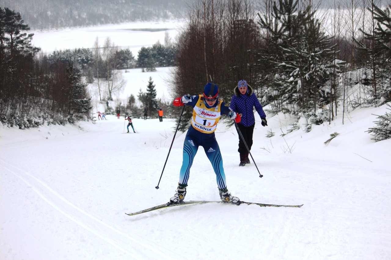 На верхушке "трубы" Ольгу Алексееву ведет по дистанции тренер "Истины" Марина Ковецкая.
