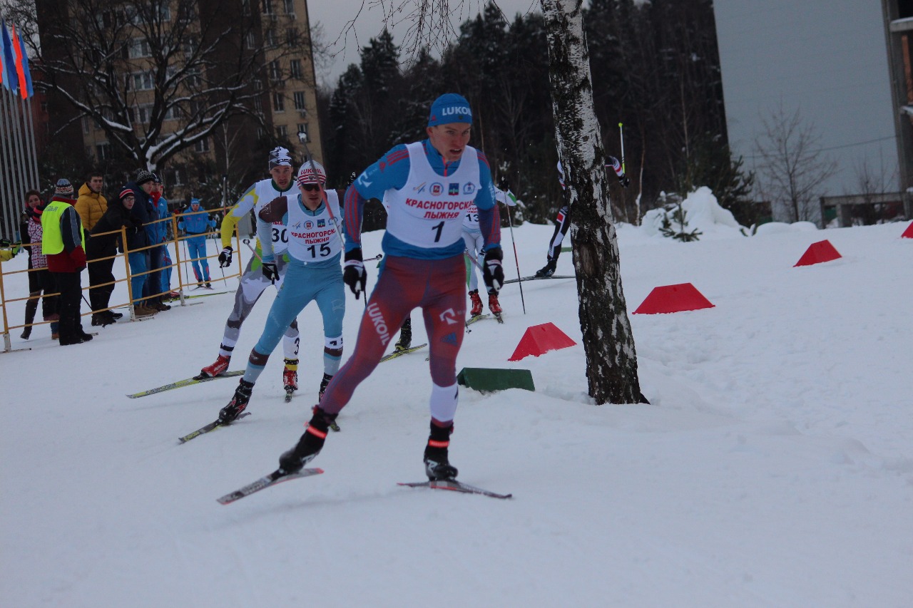 Мужской финал. Александр Большунов, Алексей Виценко, Никита Ступак