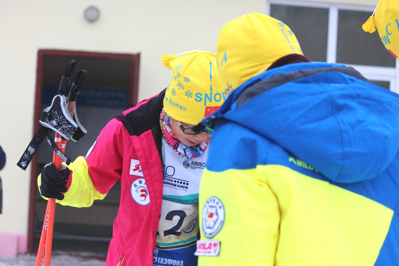 И китаянка.