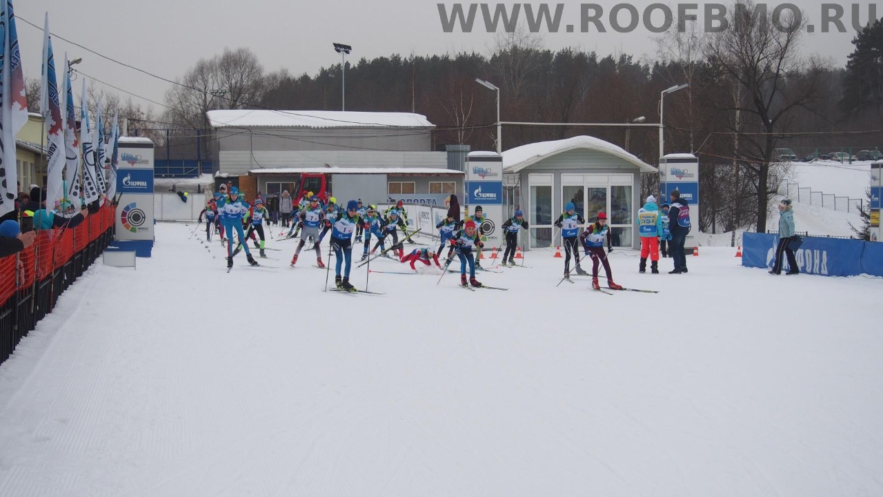 И снова падение на старте первого этапа.