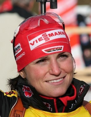 Рио карнавалындағы сексуалды солистер мен бишілер Порно видео арқылы қызды гипнозға түсірді