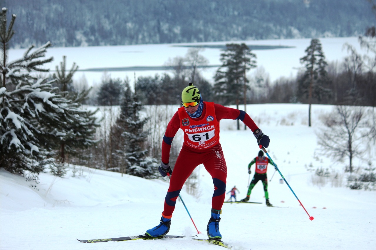 Юрий Виноградов на первом подъеме 5-километрового круга.