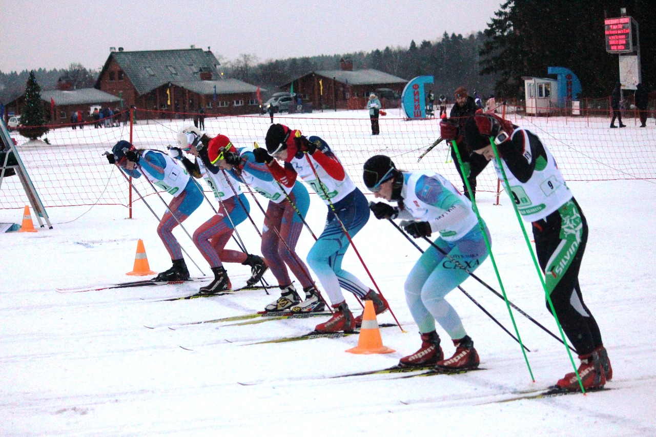 Старт финала у девушек.