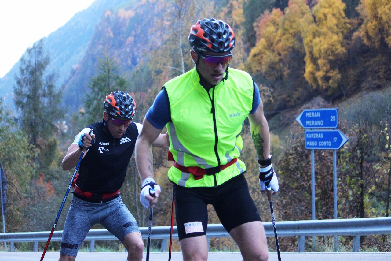 А это разминаются Александр Легков и его давний спарринг-партнер Сергей Турышев.