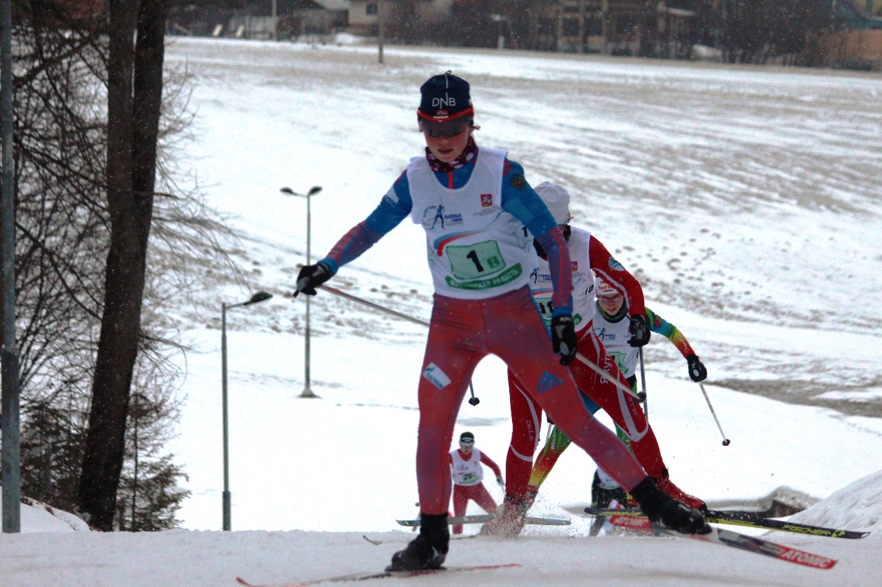 Яна Хорошавина ведет забег.