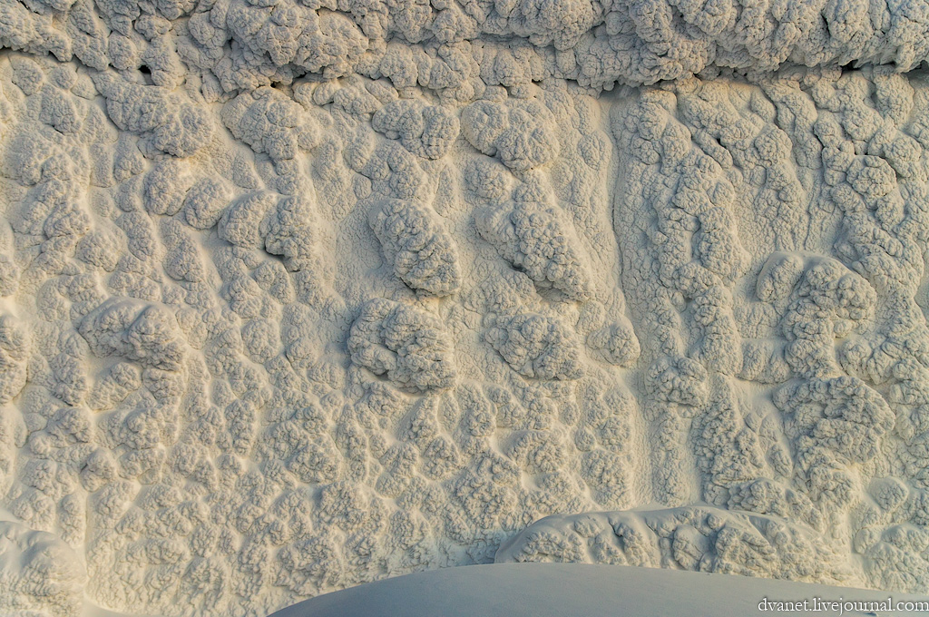 Внезапно! Снег и ветер вместе делают забавное