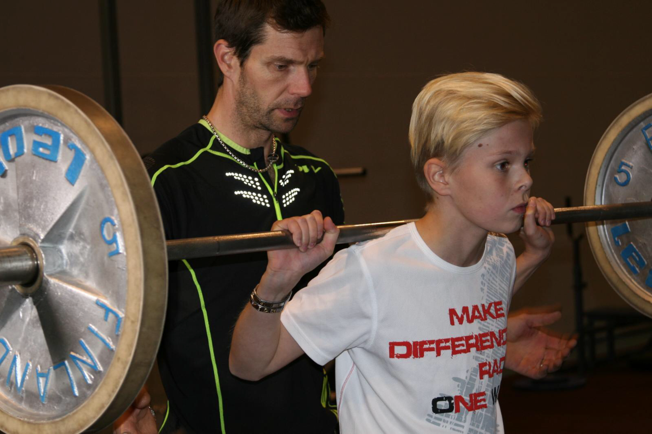 Я. Ахонен с сыном Мико