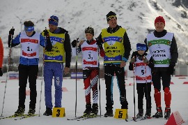 Евгений Дементьев и Михаил Девятьяров-старший на "Хибинской гонке" без устали делились секретами мастерства с подрастающим поколением