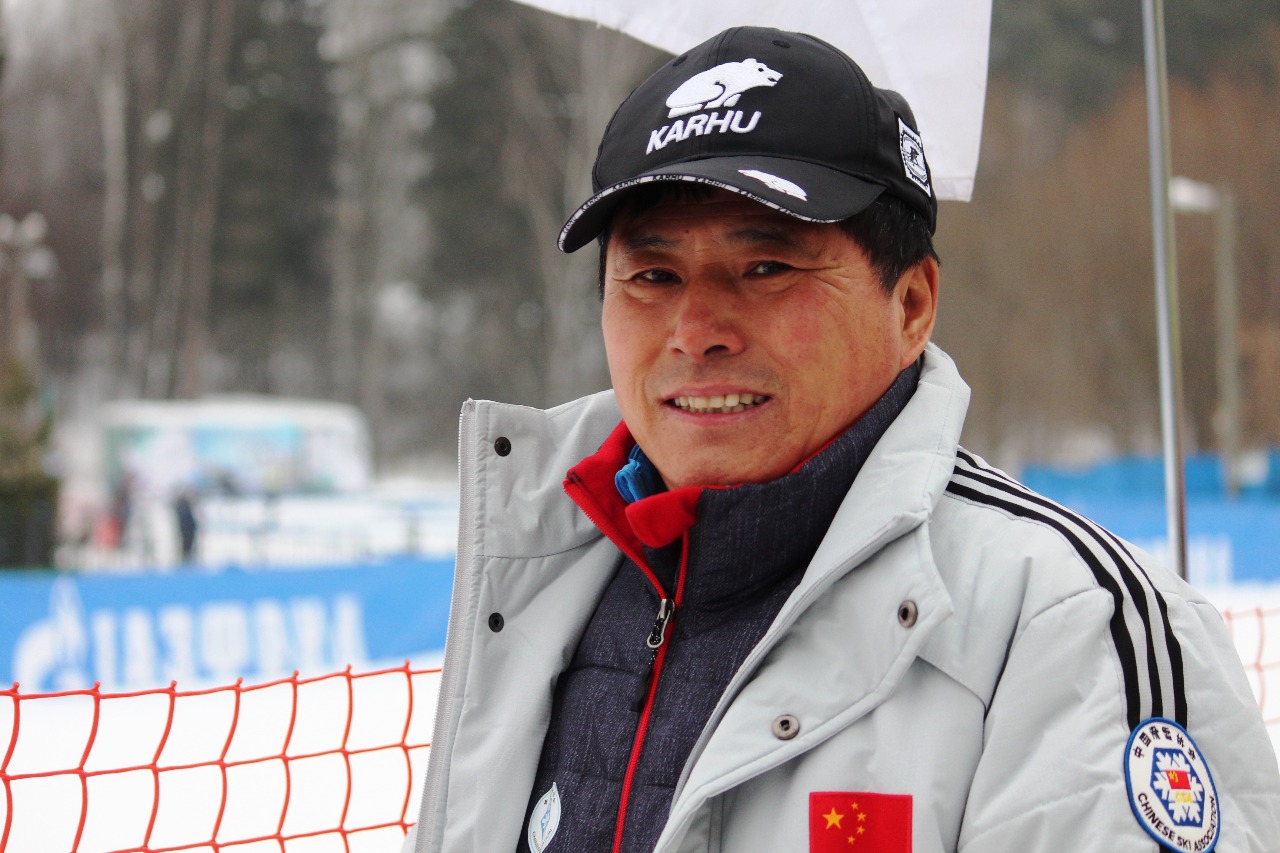 По-восточному улыбчив и приветлив.