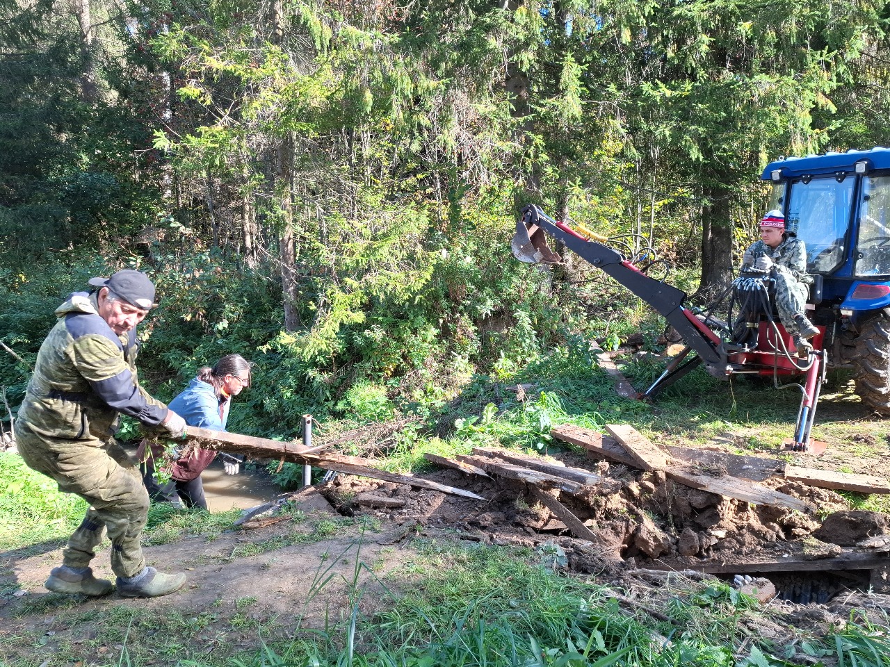 Ремонт моста перед стартовым полем. Сентябрь 2025.