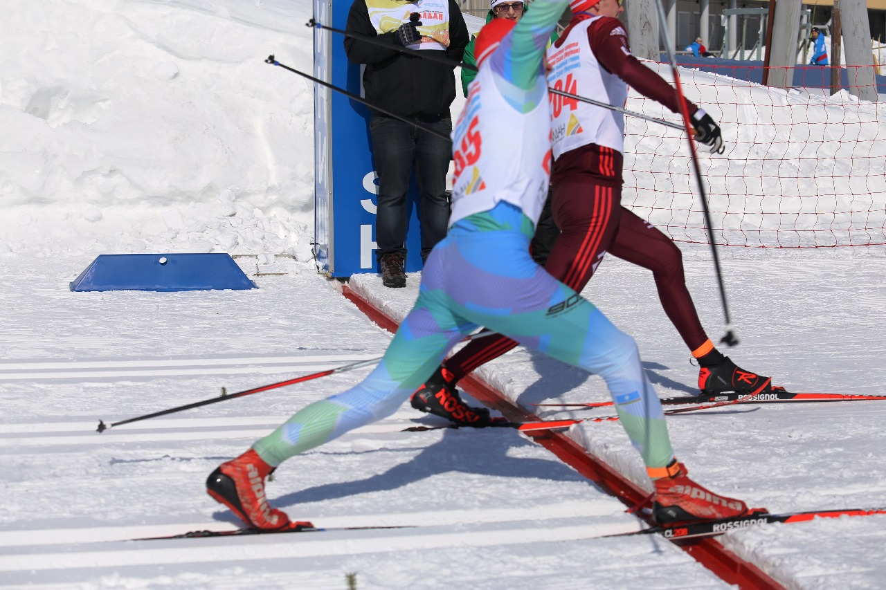 И снова Крюков выигрывает в разножке.