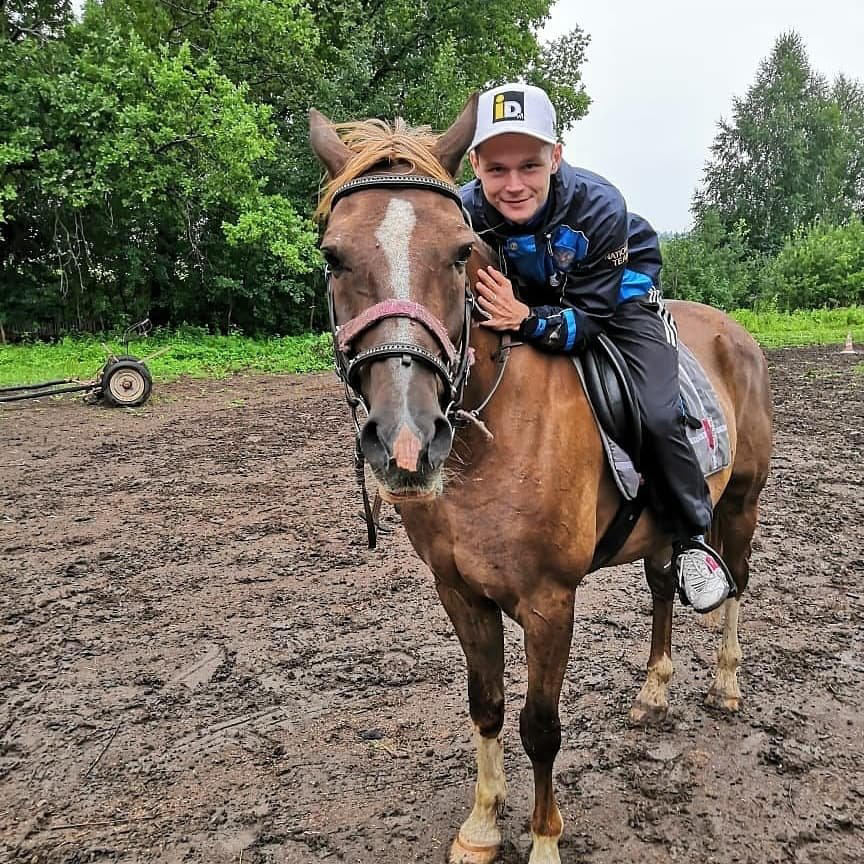 Михаил Назаров