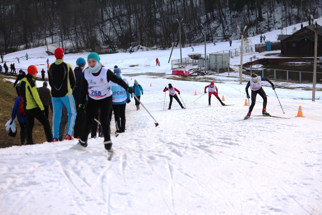 Борьба на последнем перед финишем подъеме.