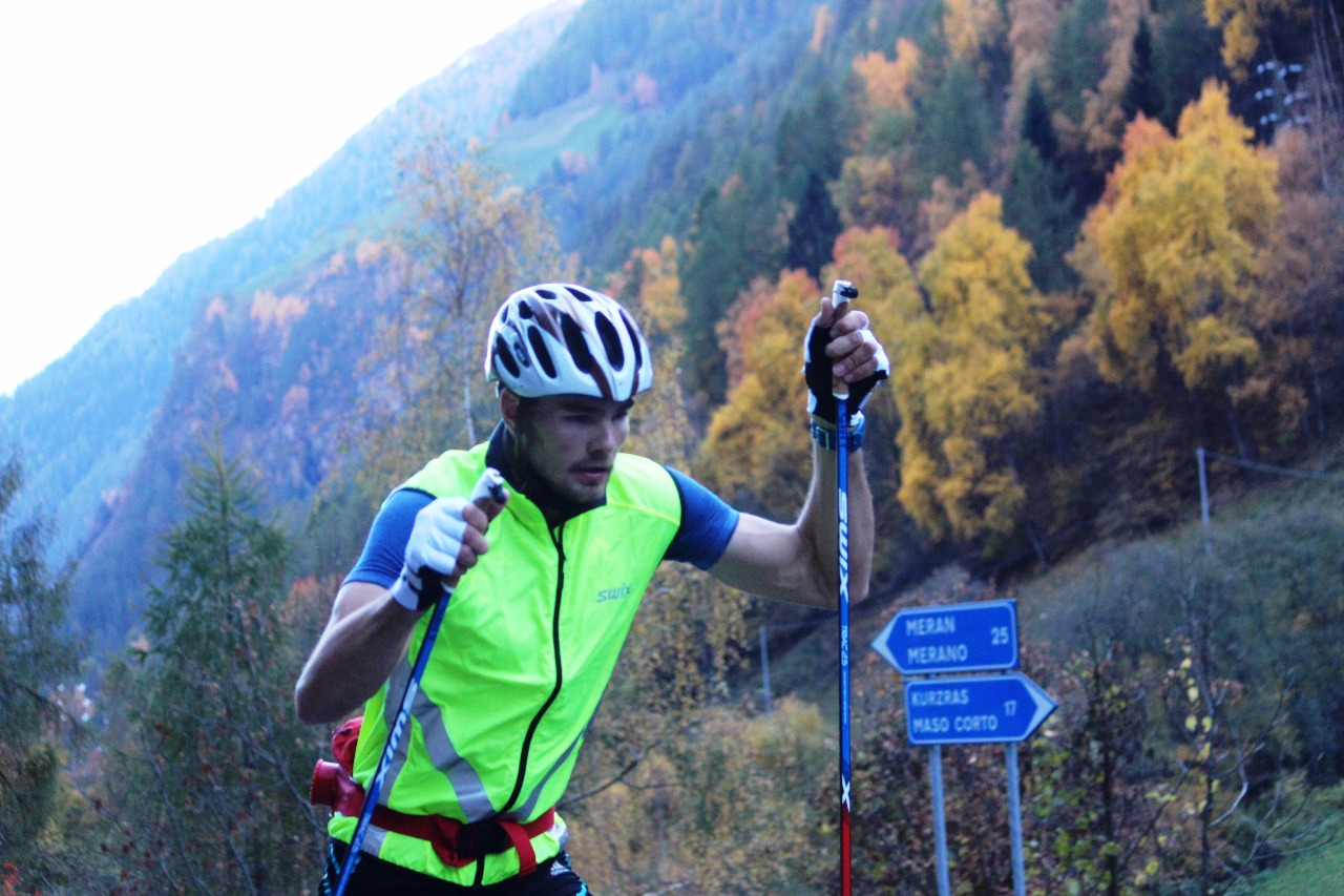 И Петр Седов. Как мы видим, все спортсмены идут не в группе, а каждый своим темпом.