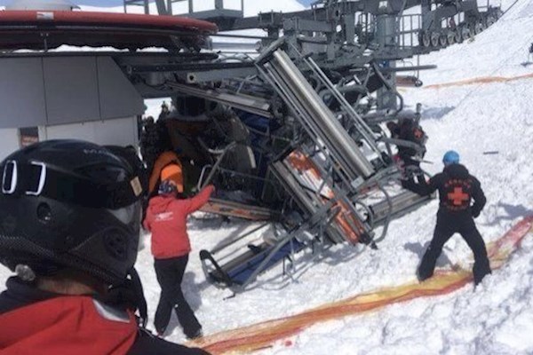 Авария в Гудаури на канатной дороге
