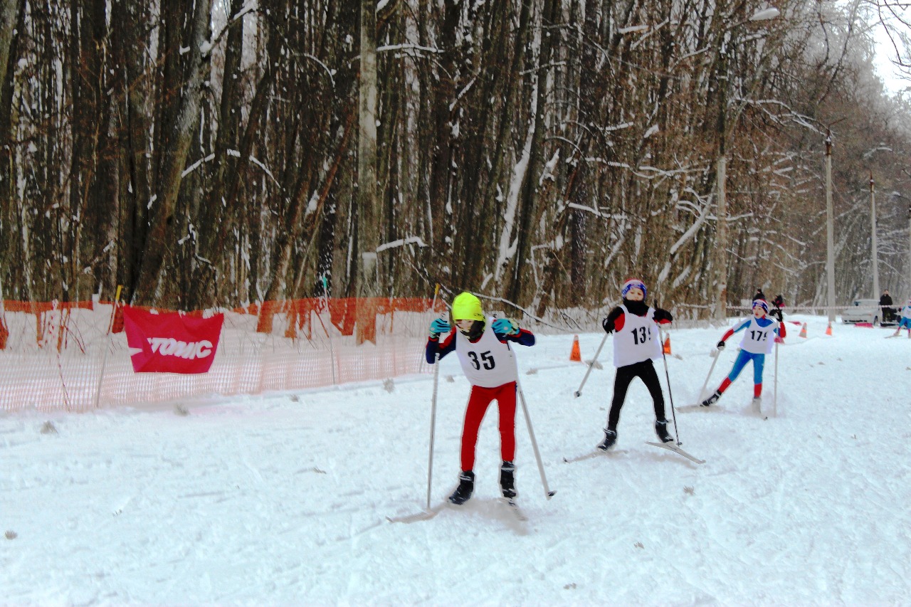 Даниил Самохин в жаркой борьбе выигрывает свой полуфинал.