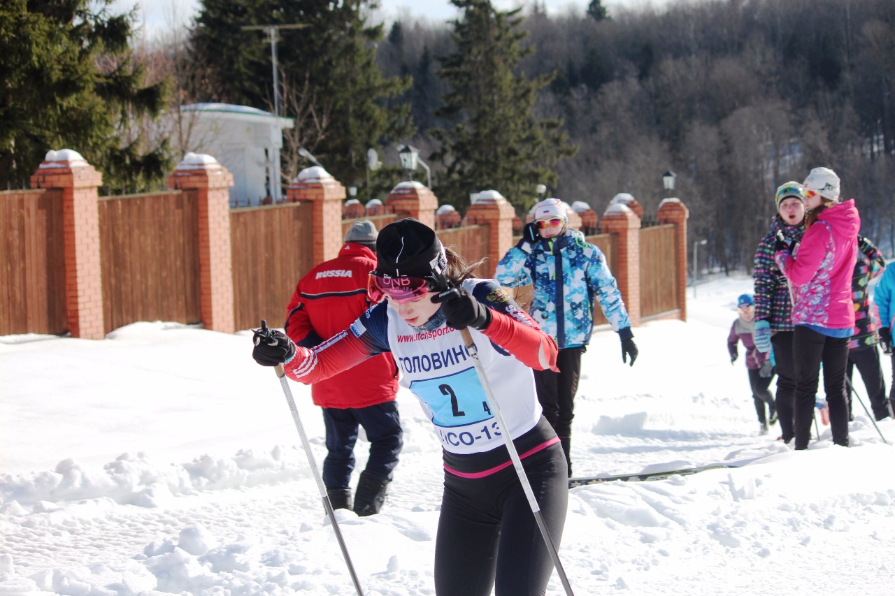 Виктория Симашина из Лыжного клуба Наседкина.