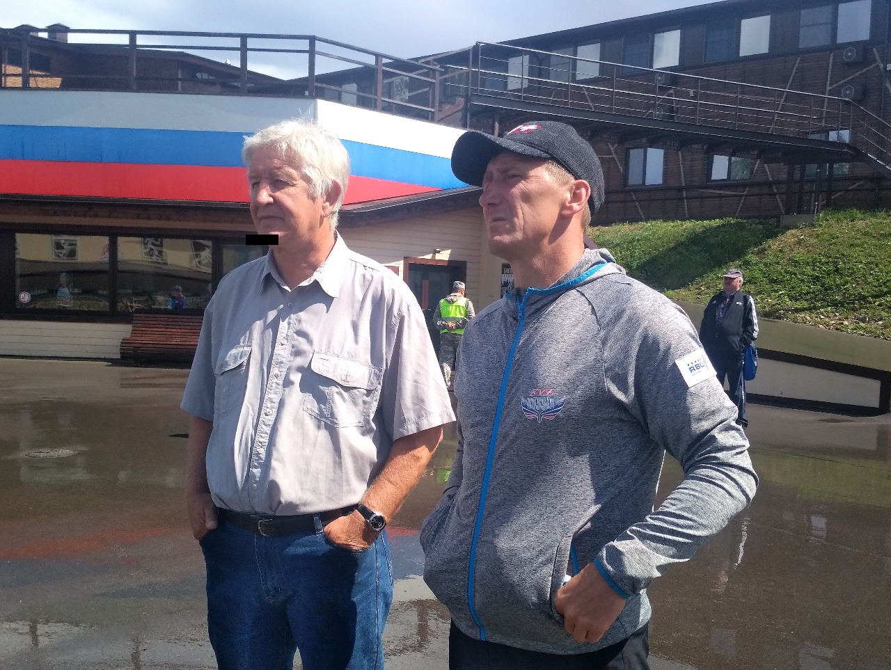 Директор Пушкинской ДЮСШ Роман Романович Пидриксон, главный тренер по резерву Николай Большаков