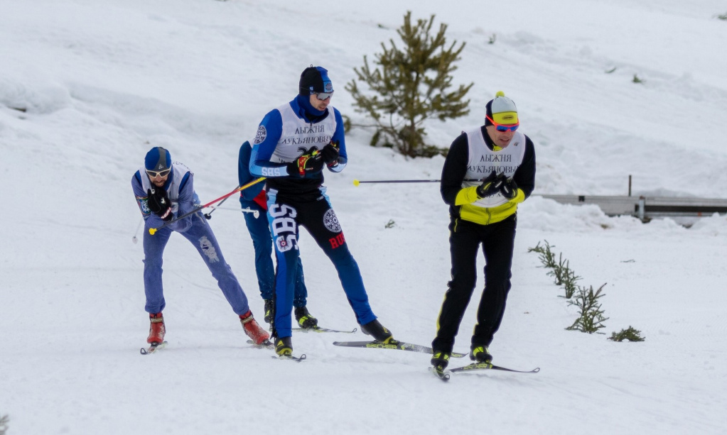 Забег организаторов и гостей. Справа налево: Виктор Майгуров, Антон Шипулин, Евгений Лукьянов.
