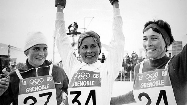 Призеры гонки 5км. Слева направо: Галина Кулакова, Тойни Гусафссон (Швеция), Алевтина Колчина.