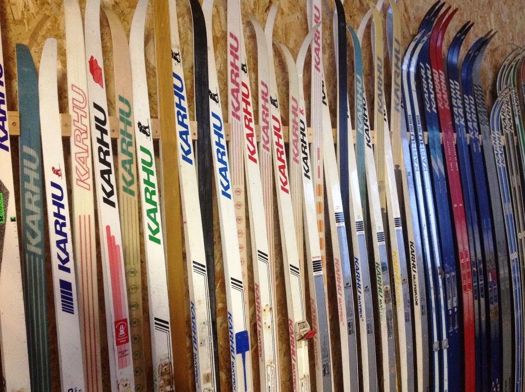 виктор белоцкий лыжи норильск. зимний инвентарь. горные лыжи снаряжение. алмаз лыжная база. лыжи спб.