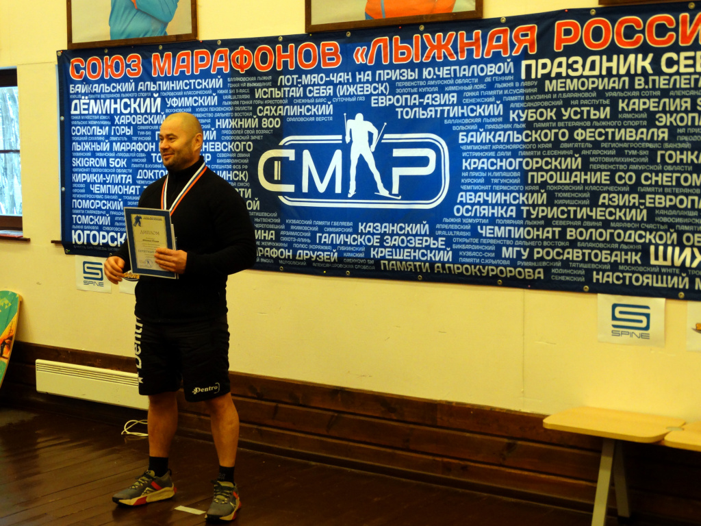 11. Абдешев Ренат Мордовия, Саранск Почетный Мастер СМЛР. Ренат во всех соревнованиях по лыжным гонкам выступает в шортах. Вот и на награждение он пришёл точно в таком же виде :)